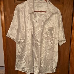 White Floral Short Silk Sleeve Shirt